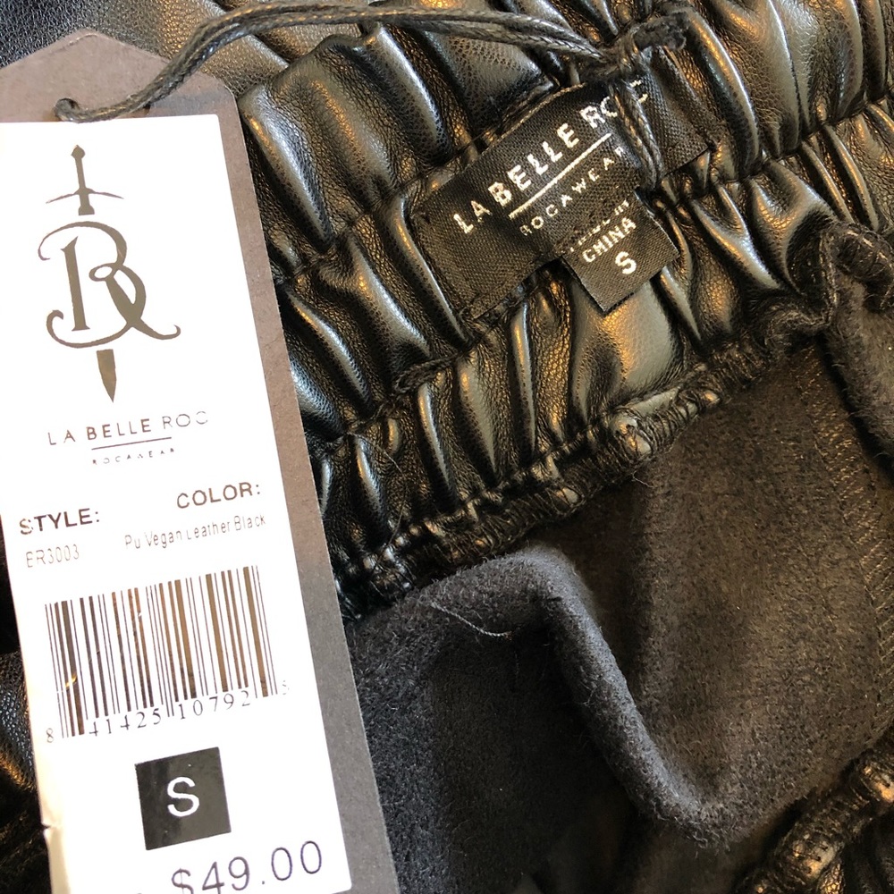 Shorts - Picture 9 of 11